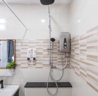 Taman Teh Teng Seng Casa | 9 mins to Ipoh Tambun-5-10pax Cozy 2nd Floor Suite