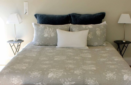 Cooks Beach Cama Y Desayuno | 970 Lonely Bay Lodge