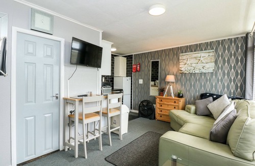 Chapel Saint Leonards Cabaña | 98 Cherry Park
