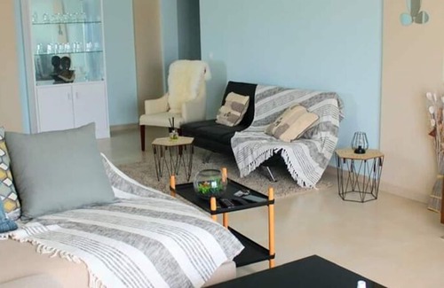 Komo-Mondah Apartamento | A 10 Minutes de L'aéroport Appartement Meublé a la Décoration Épurée