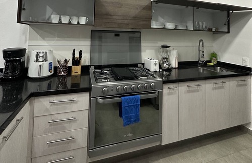 Valle Dorado Casa | A 10 Minutos de la Playa! Casa Nueva en Condominio Privado con Alberca y Jacuzzi