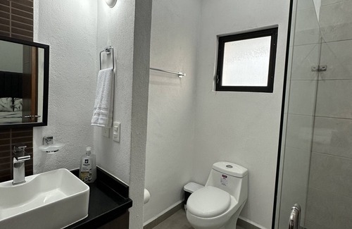 Valle Dorado Casa | A 10 Minutos de la Playa! Casa Nueva en Condominio Privado con Alberca y Jacuzzi