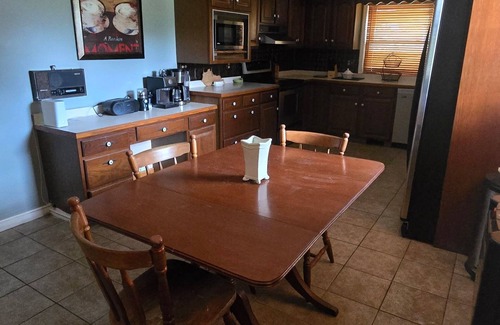 Georgetown Casa | A 2-bedroom house in Georgetown, close to downtown, fully fenced back yard.