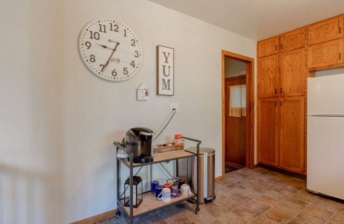 Bemidji Casa | A 2000 sq ft Family Home W/ 2 King Bed + Game Room - A home away from home in a flourishing & inviti