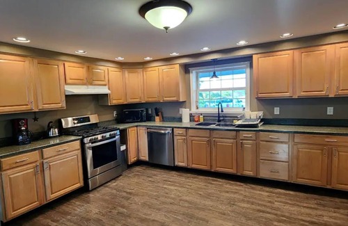 Franklin Springs Casa | A beautiful 6-bedroom farmhouse in the countryside of Frankfort, NY.