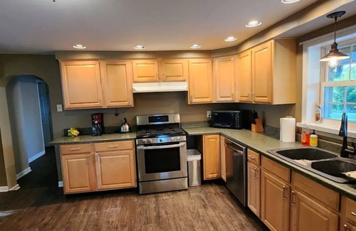 Franklin Springs Casa | A beautiful 6-bedroom farmhouse in the countryside of Frankfort, NY.