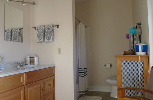 Connellsville Cama Y Desayuno | A Beautiful Home in city near restaurants and activities