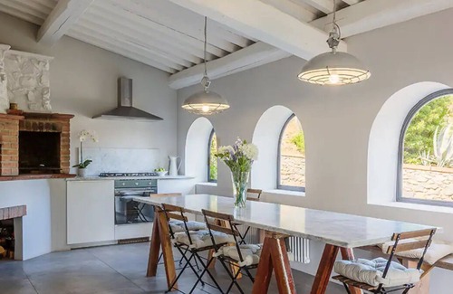 Chianni Casa | A beautiful Tuscan villa; a large private pool, spacious grounds & cinema room.