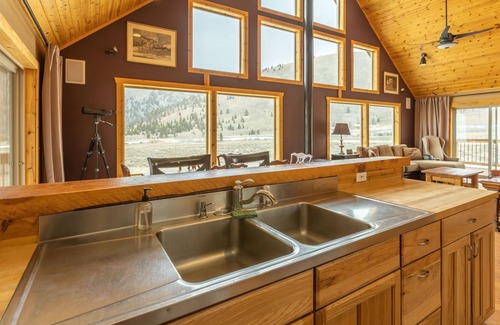 Cameron Casa | Precioso Upper Madison Valley Home 3bed / 3ba