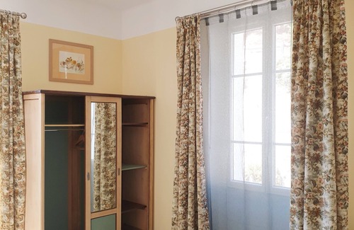 Valle-de-Campoloro Cama Y Desayuno | A Caserella - Bed and Breakfast "Canari " in village house with garden at 300 m altitude