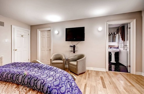 Brampton Otro | White House Canada-14 habitaciones, 9 baños en 3 acres para 28 huéspedes en Brampton