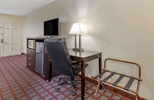 Woodstock Casa | A charming, affordable stay in one of Virginia’s oldest towns !