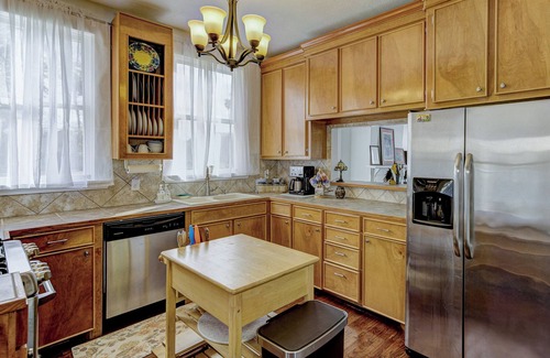 Vicksburg Cabaña | A charming cottage nestled in the historic Fostoria Neighborhood.