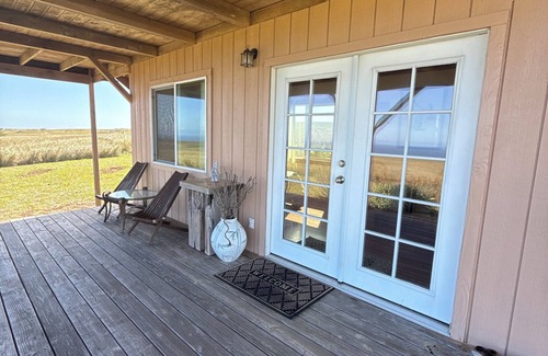Naalehu Apartamento | A charming, secluded, off-grid, quiet and a 180 degree view of the ocean.