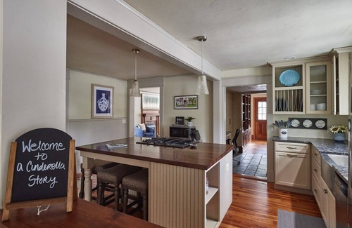 Southern Pines Casa | A Cinderella Story -Downtown Southern Pines
