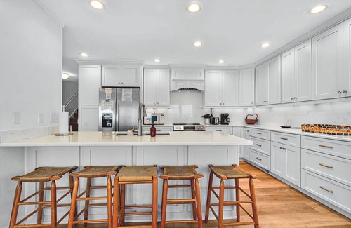 Caswell Beach Casa | A Coconut Hut on Caswell beach, Ocean front home with heated pool, new walkway to beach