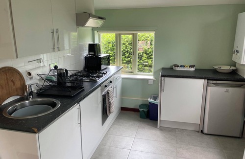 Cowbridge Cabaña | Una acogedora casa de campo de una habitación ubicada en el idílico Valle de Glamorgan - se admiten mascotas