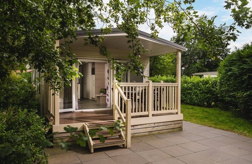 Notter Cabina | A cozy cottage with porch for the whole family. Celebrate vacations!