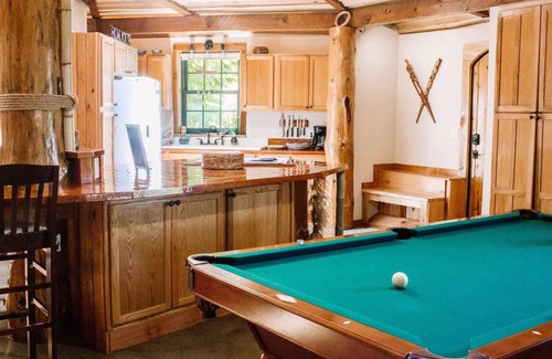 Nebo Apartamento | A cozy, romantic cabin perfect for couples. Pets are always welcome, owners too!