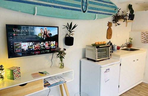 Mount Maunganui Apartamento | A Cute beach batch by Mount Maungani surf beach.