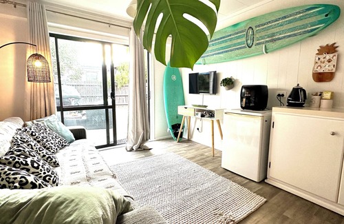 Mount Maunganui Apartamento | A Cute beach batch by Mount Maungani surf beach.