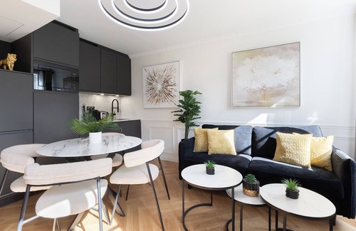 Quartier de la Goutte-d'Or Apartamento | A Elegant 1-BR with Services in Batignolles