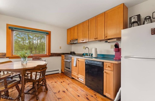Loudon Apartamento | A - Farmhouse Apartment on a Cattle Farm