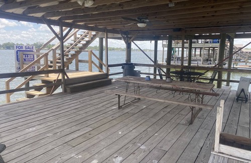 New Roads Casa | A fishing and swimming paradise . PARTY BARGES AVAILABLE ON REQUEST