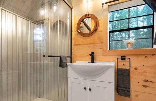 Oxford Cabina | A-Frame Cabin w/ Hot Tub