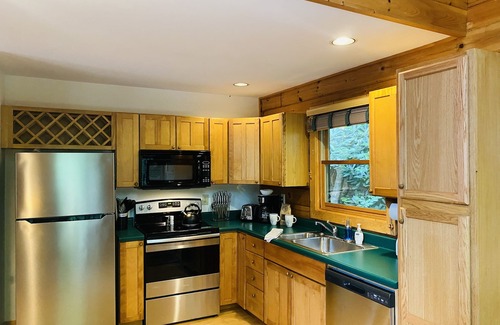 Banner Elk Cabina | Location! Cozy & Squeaky Clean! Book Fall&Winter at Banner Elk's Favorite Cabin!