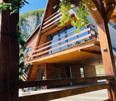 Buces Chalet De Esquí | A-Frame Retreat Vulcan