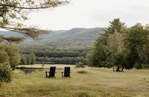 North Woodstock Alquiler De RV | A-Frame Site 1 | Queen Bed | Pond View
