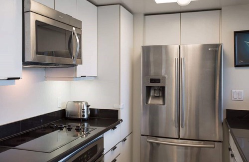 McCully - Moiliili Condominio | Una galería de vistas y arte en Waikiki