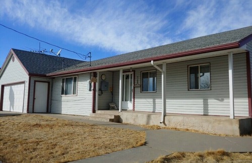 Fremont Casa | A Hidden Gem! Sleeps 8+ Near Fish Lake and Capitol Reef National Park