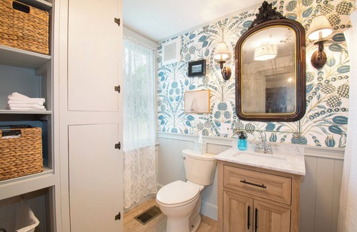 Dresden Otro | A historic, charming farmhouse in the heart of Midcoast Maine!