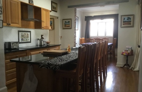 Central Mudgee Casa | Una granja en el mercado