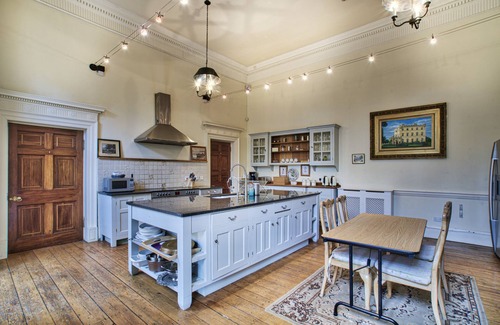 Hartlepool Otro | A Jacobean 1700 century Castle