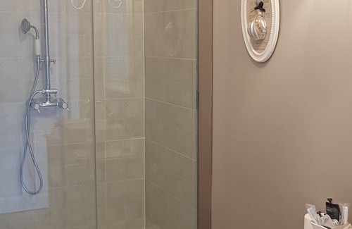 Sainte-Savine Cama Y Desayuno | A l'Aube de Troyes - Cama y desayuno con encanto - Piscina