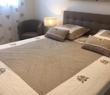 Roquebrune-sur-Argens Casa | A la Verte Campagne - Appartements / Gîtes