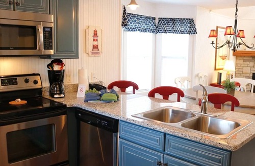 Branson Apartamento | A Lakeside Retreat with Storybook Charm and Family Fun- 2 Bedroom Cottage