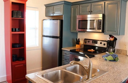 Branson Apartamento | A Lakeside Retreat with Storybook Charm and Family Fun- 2 Bedroom Cottage