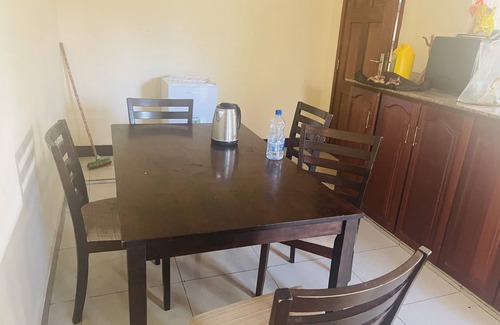 Dar es Salaam Apartamento | A lovely 3 Bedroom Vacation home with free parking