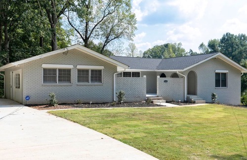 Cliftondale Casa | Una lujosa escapada ubicada a 5 millas del aeropuerto y 15 minutos del centro.