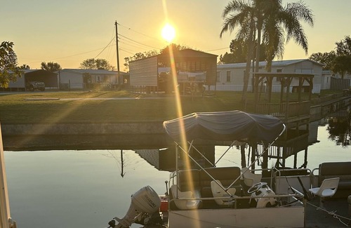 Buckhead Ridge Casa | A luxurious get away on the canal of Lake Okeechobee.