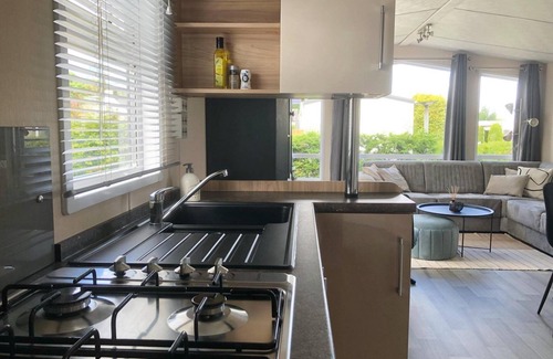 Sint Maarten Casa | A modern chalet on a spacious plot with a garden shed and electricity for your e-bikes.