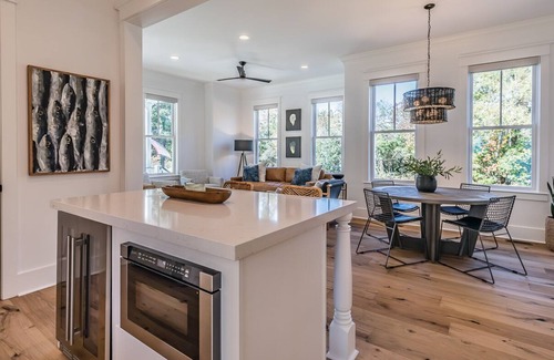 Habersham Casa | A Modern & Tranquil Abode - New Listing in Habersham