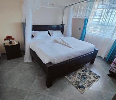 Taveta Cama Y Desayuno | A Oasis Taveta