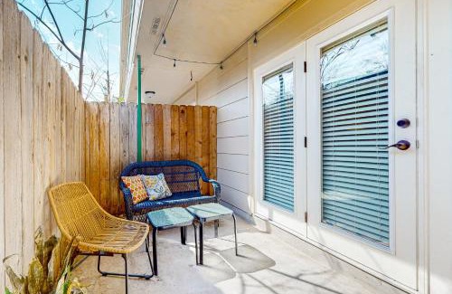 Rosedale Apartamento | A Painting of Austin