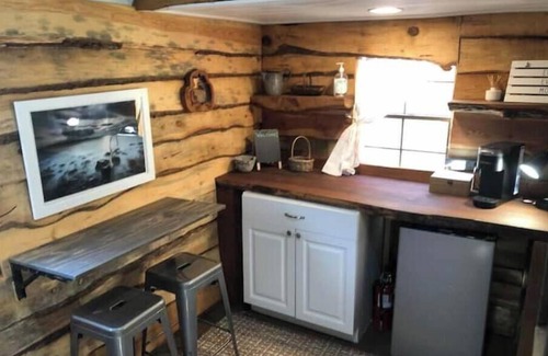Cleveland Cabina | A perfect location for access to Greenville Counties best outdoor activities!