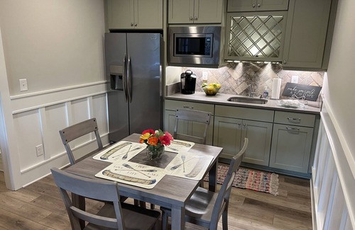 Lake Oconee Casa | A Perfect Sunset Cottage on Lake Oconee!